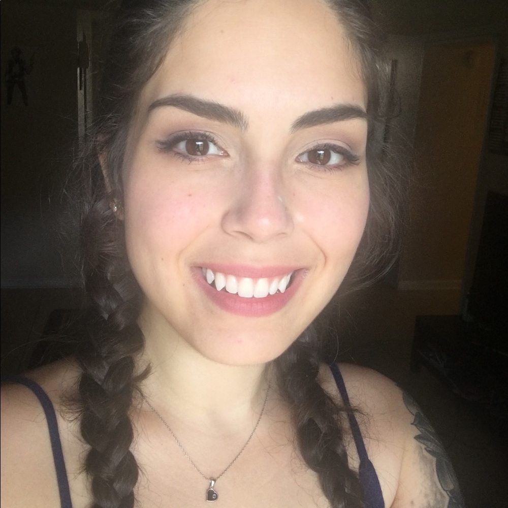 Meet your Posher, Angelia